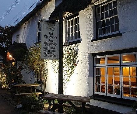 The Old Thatch Inn Exeter Exterior photo