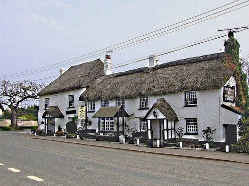 The Old Thatch Inn Exeter Exterior photo